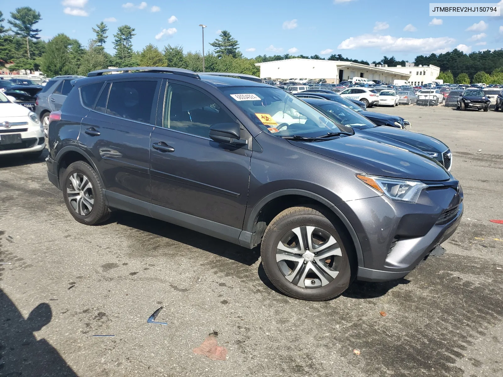 JTMBFREV2HJ150794 2017 Toyota Rav4 Le