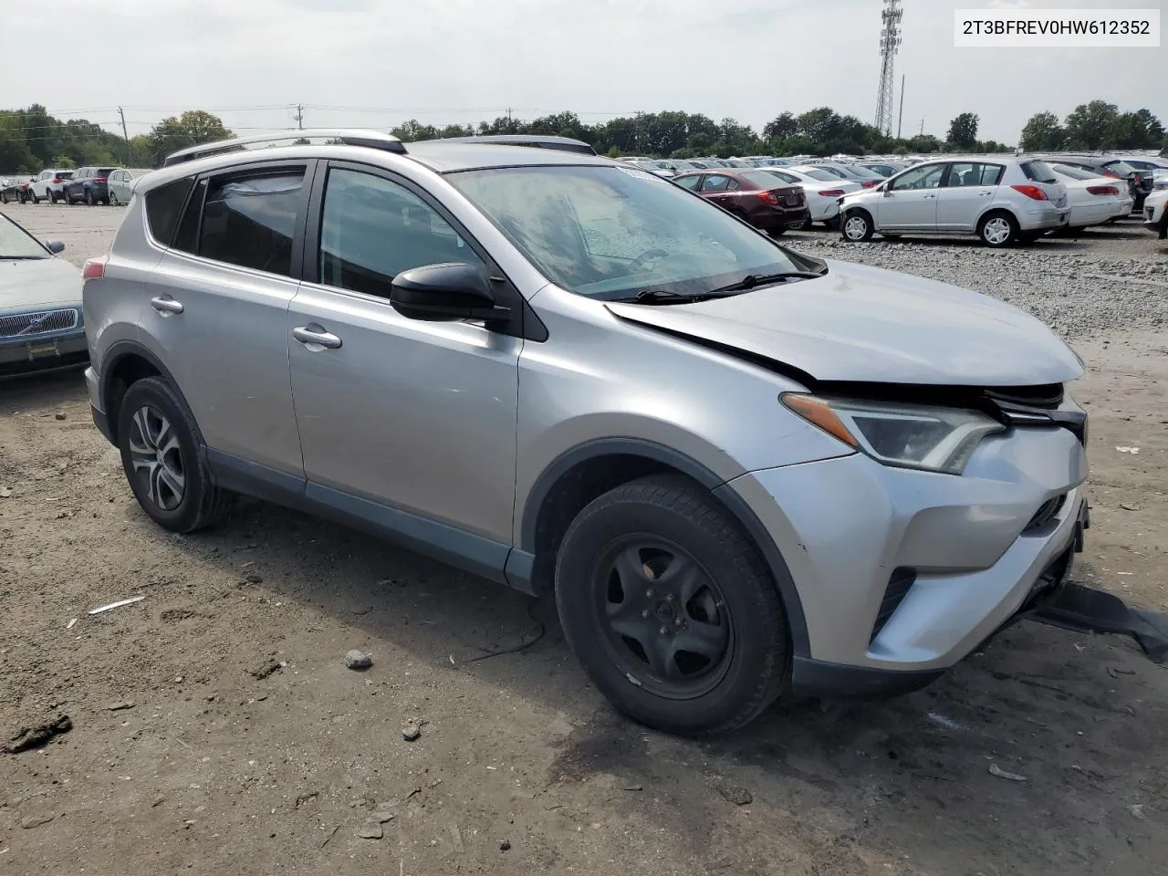 2T3BFREV0HW612352 2017 Toyota Rav4 Le