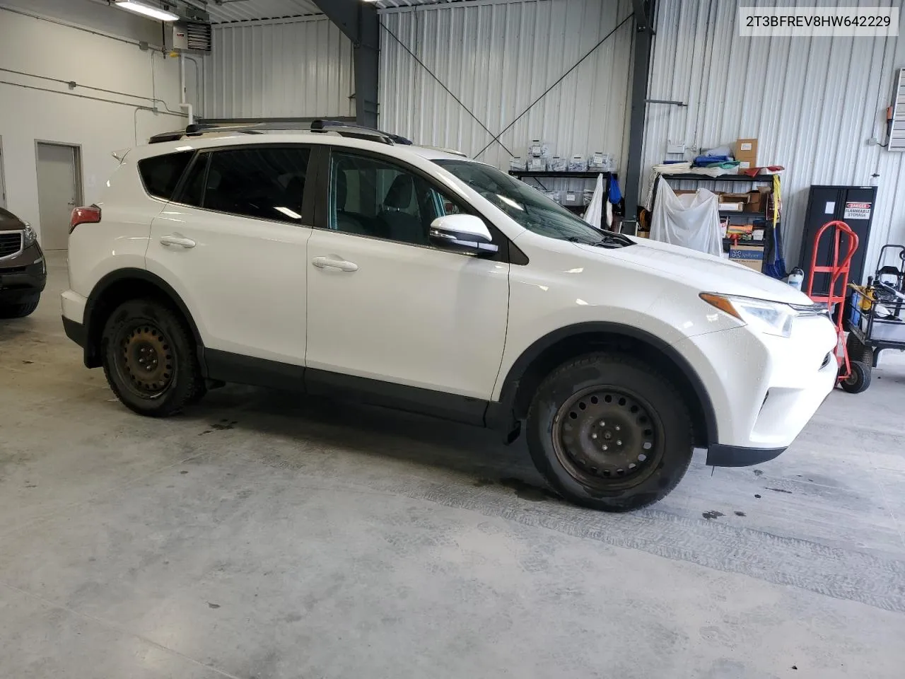 2017 Toyota Rav4 Le VIN: 2T3BFREV8HW642229 Lot: 68178184