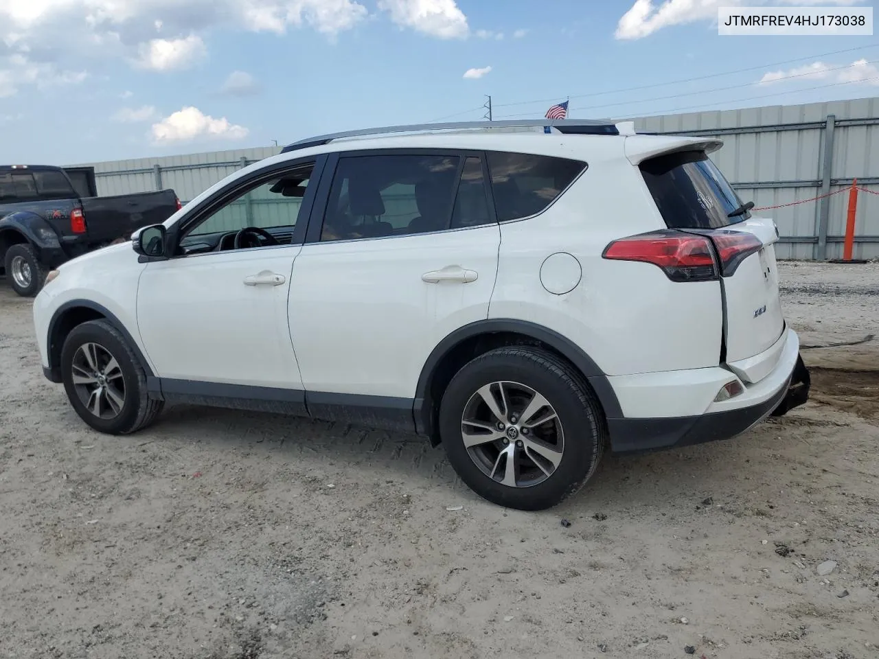 2017 Toyota Rav4 Xle VIN: JTMRFREV4HJ173038 Lot: 68297134