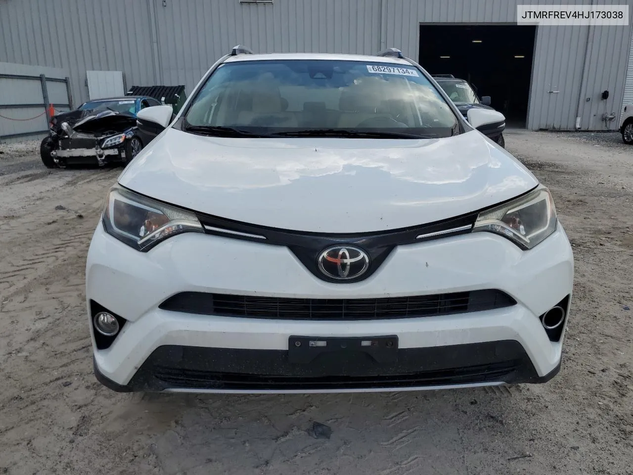 2017 Toyota Rav4 Xle VIN: JTMRFREV4HJ173038 Lot: 68297134