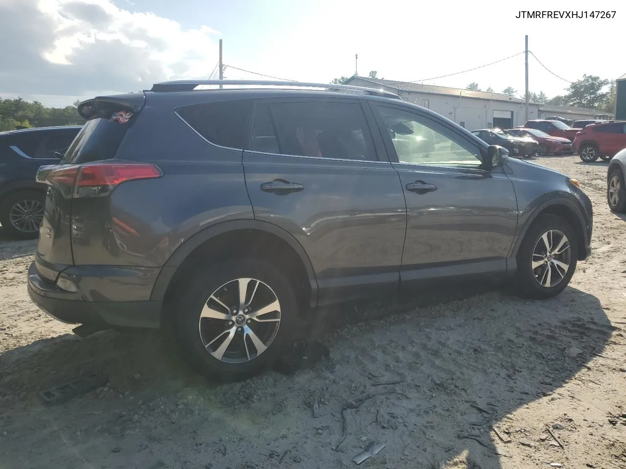 JTMRFREVXHJ147267 2017 Toyota Rav4 Xle