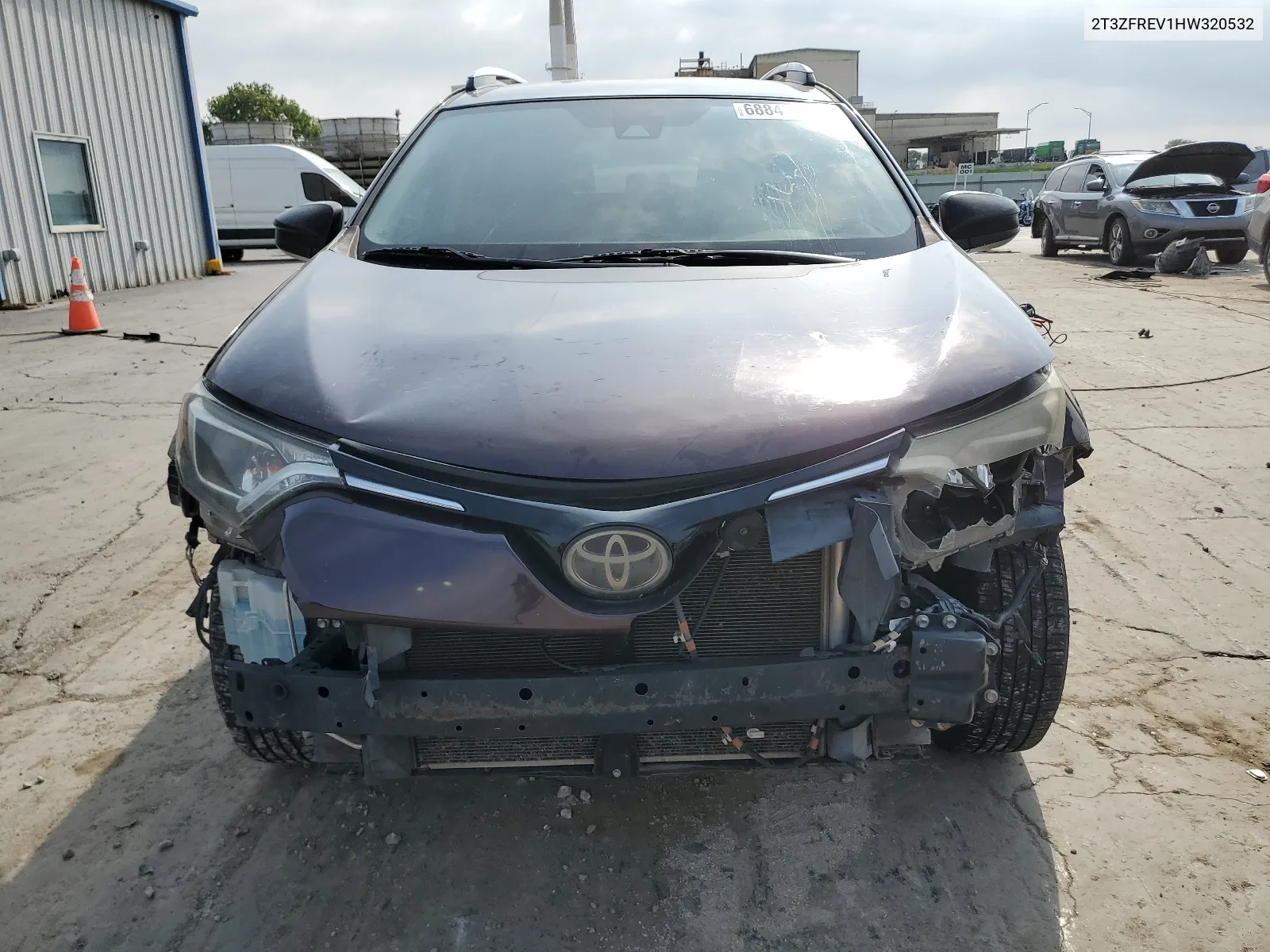 2T3ZFREV1HW320532 2017 Toyota Rav4 Le