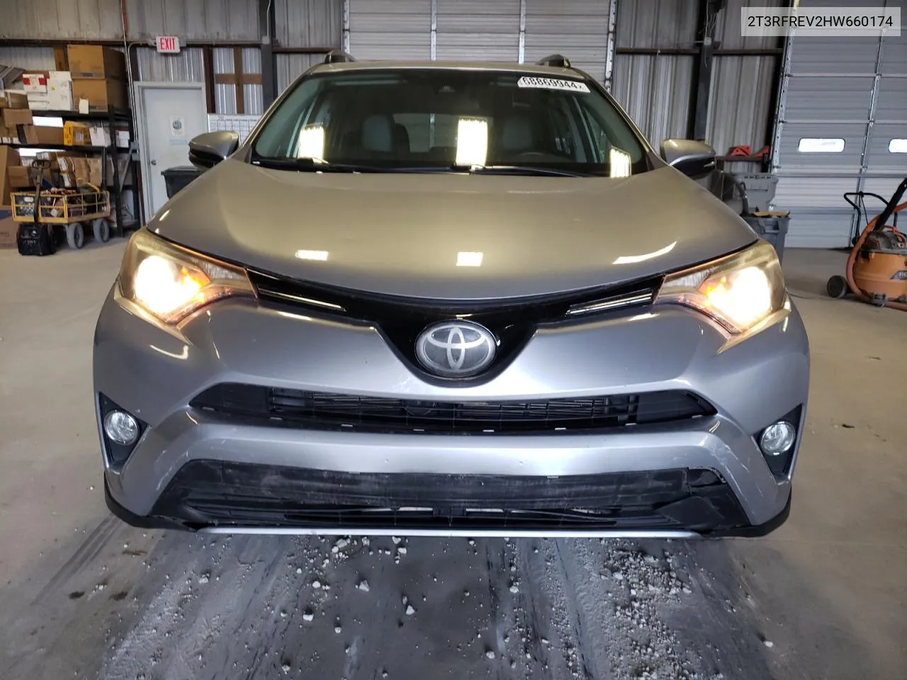 2017 Toyota Rav4 Xle VIN: 2T3RFREV2HW660174 Lot: 68869944