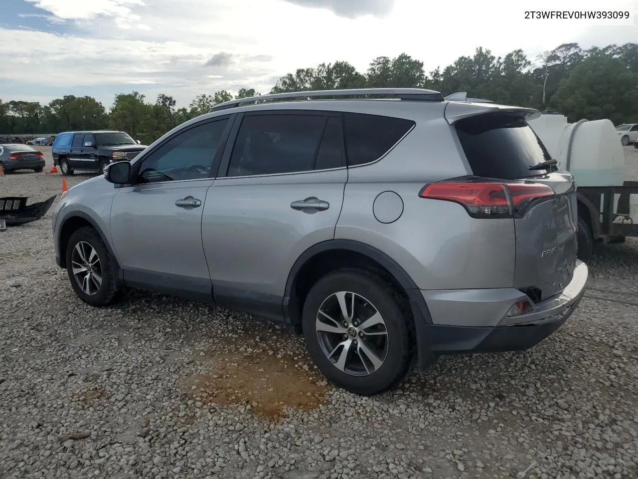 2T3WFREV0HW393099 2017 Toyota Rav4 Xle