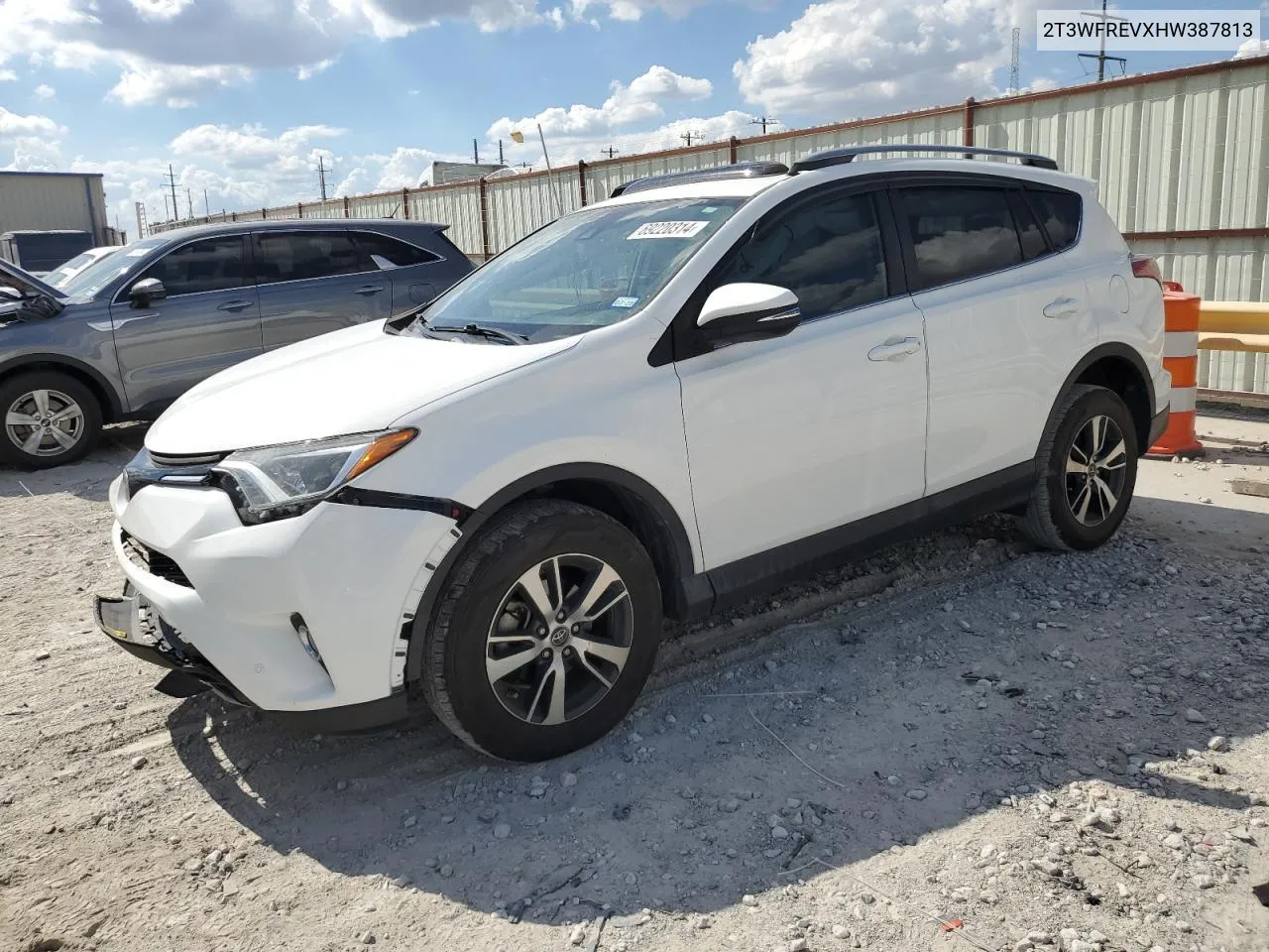 2017 Toyota Rav4 Xle VIN: 2T3WFREVXHW387813 Lot: 69220314