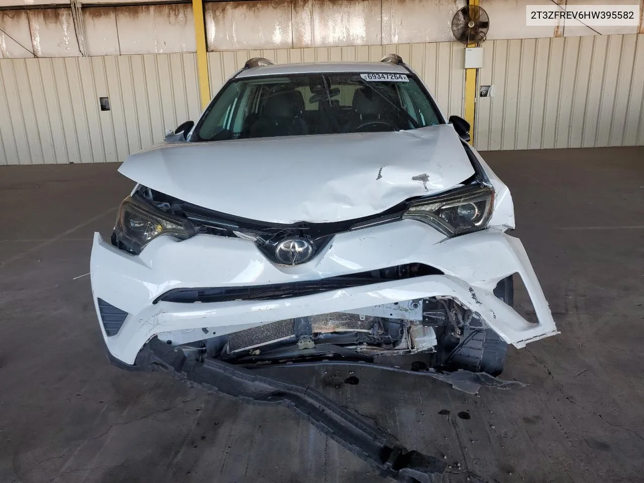 2T3ZFREV6HW395582 2017 Toyota Rav4 Le