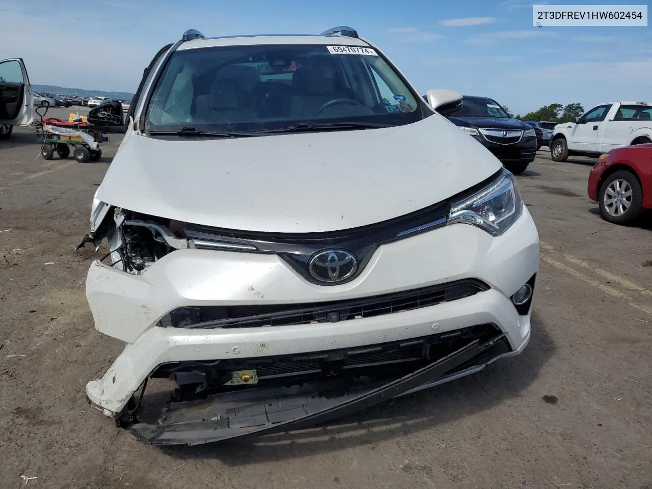 2017 Toyota Rav4 Limited VIN: 2T3DFREV1HW602454 Lot: 69470774