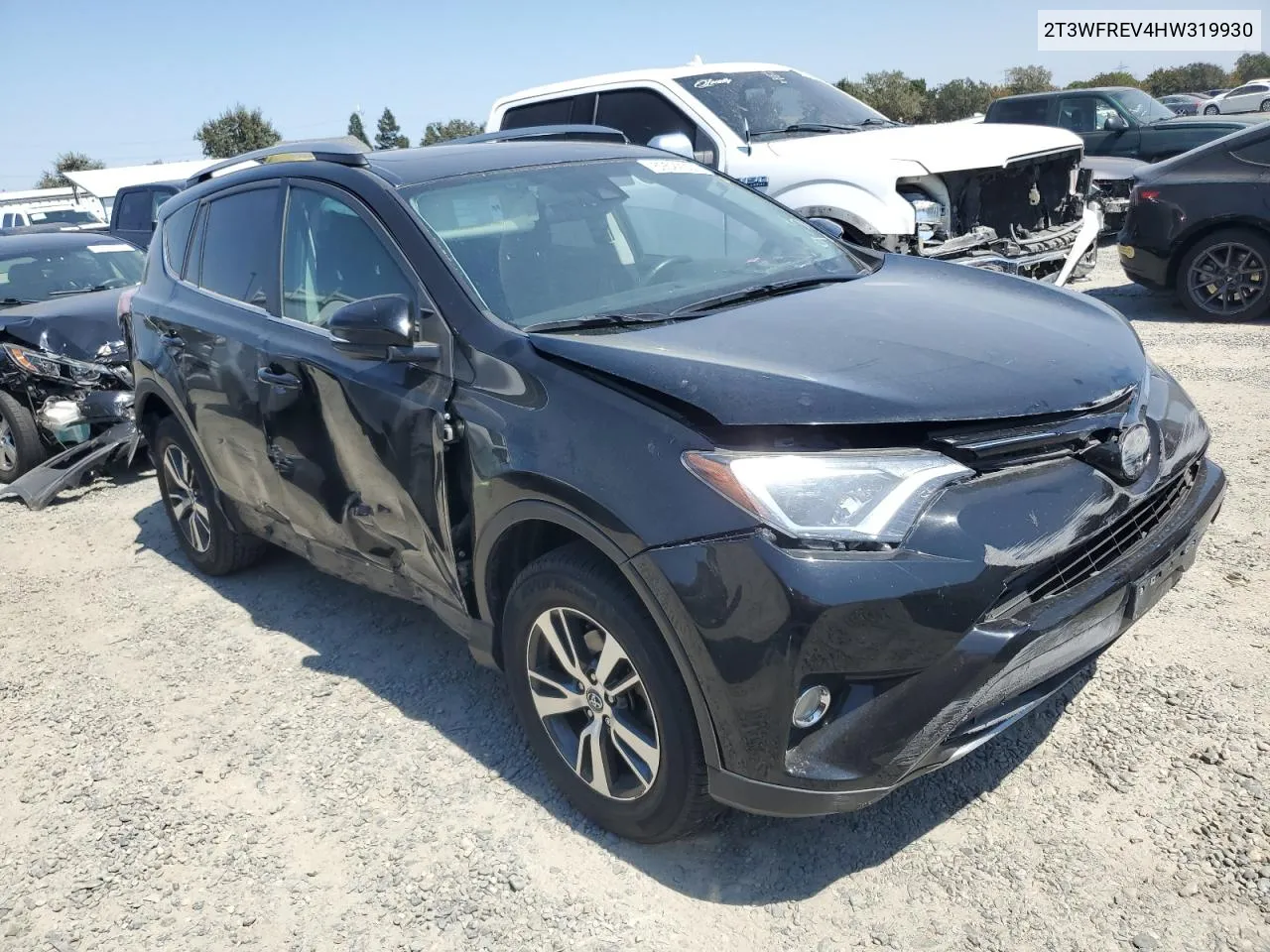 2T3WFREV4HW319930 2017 Toyota Rav4 Xle