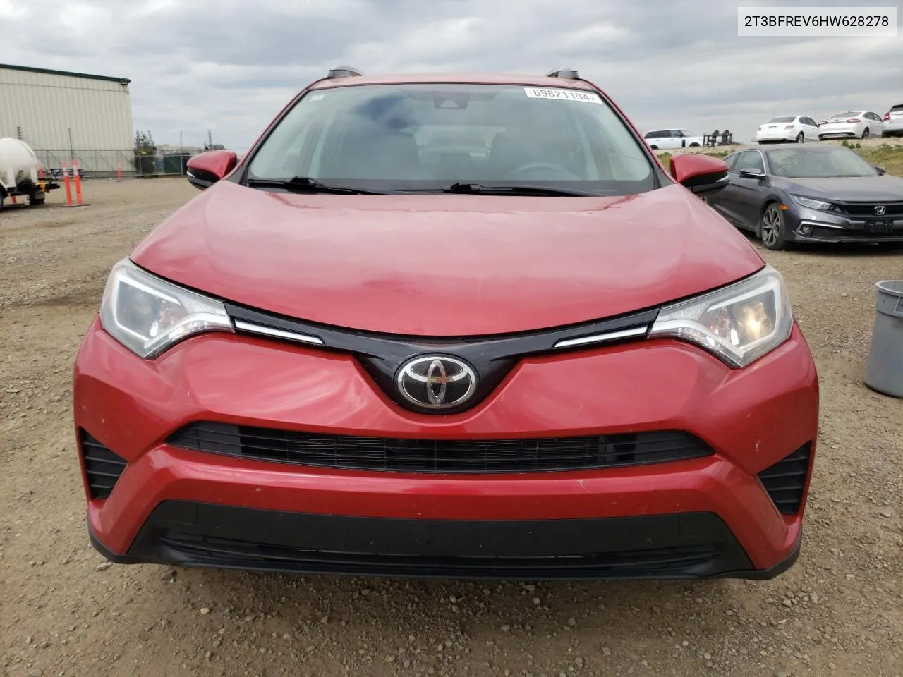 2T3BFREV6HW628278 2017 Toyota Rav4 Le