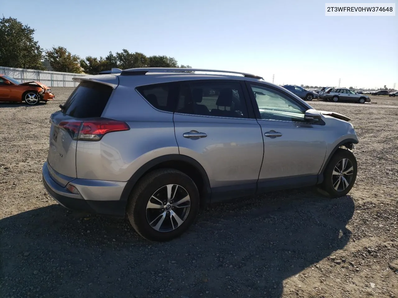 2T3WFREV0HW374648 2017 Toyota Rav4 Xle