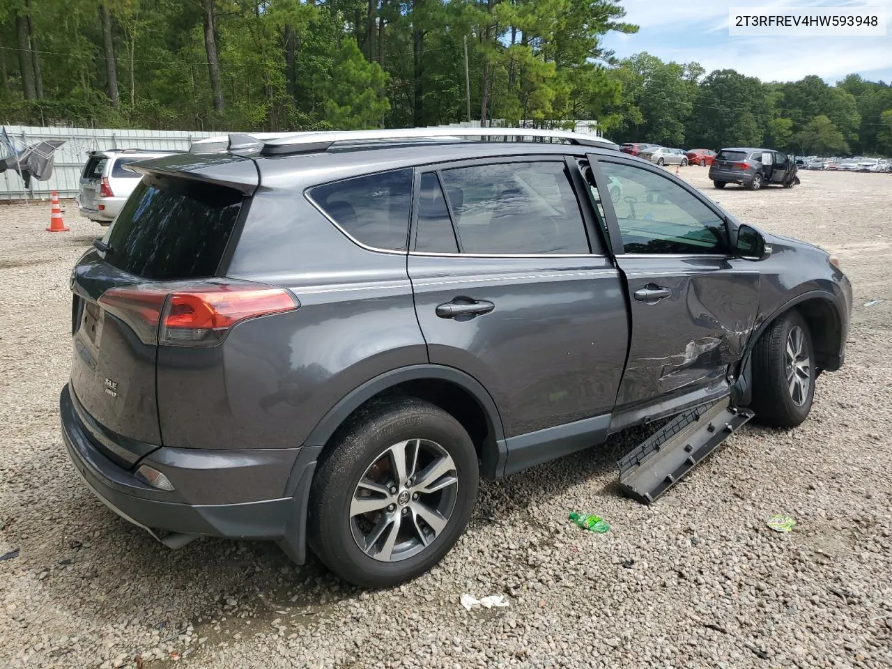 2017 Toyota Rav4 Xle VIN: 2T3RFREV4HW593948 Lot: 70092524