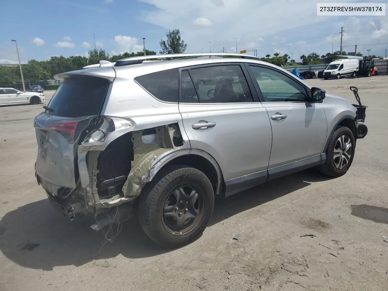 2T3ZFREV5HW378174 2017 Toyota Rav4 Le