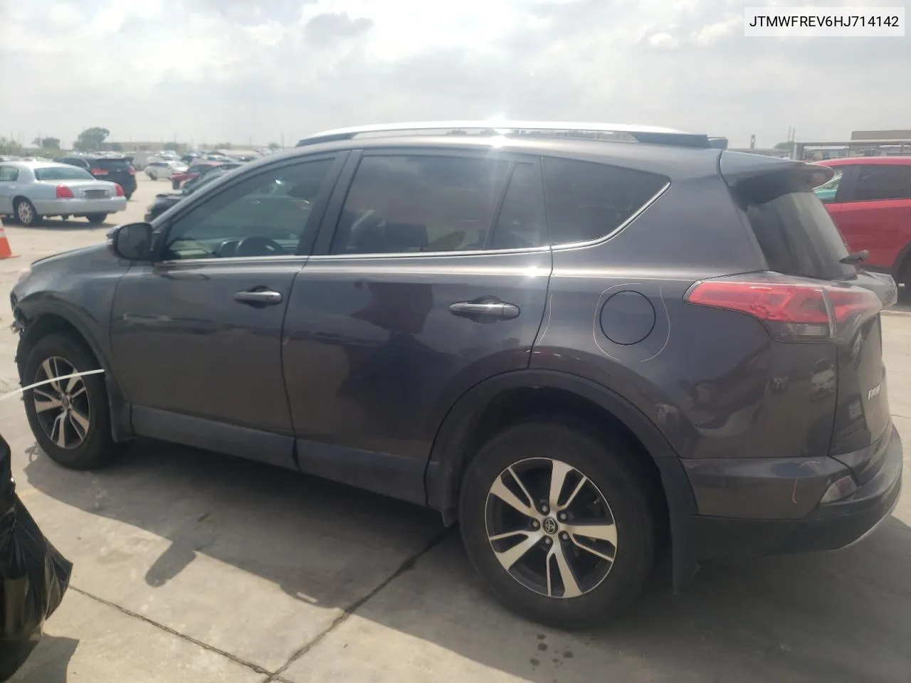 JTMWFREV6HJ714142 2017 Toyota Rav4 Xle