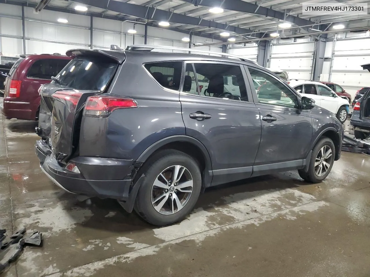 2017 Toyota Rav4 Xle VIN: JTMRFREV4HJ173301 Lot: 70634614