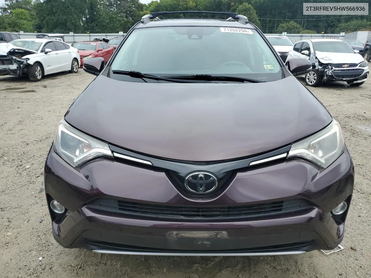 2T3RFREV5HW566936 2017 Toyota Rav4 Xle