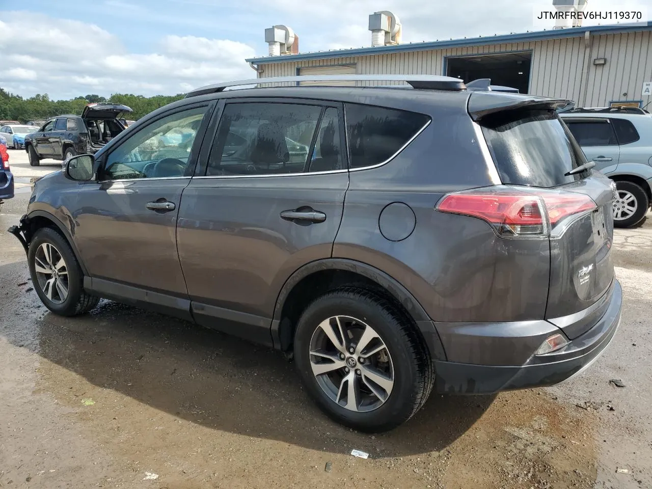 JTMRFREV6HJ119370 2017 Toyota Rav4 Xle