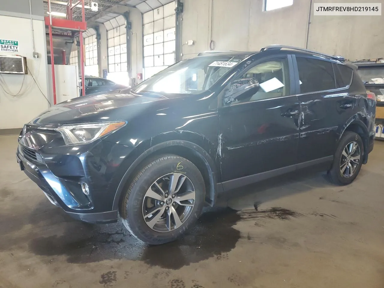 JTMRFREV8HD219145 2017 Toyota Rav4 Xle