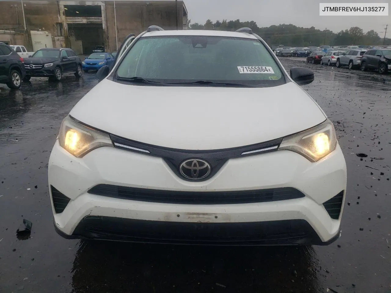 JTMBFREV6HJ135277 2017 Toyota Rav4 Le