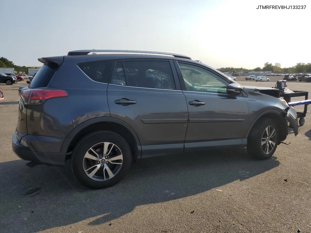 2017 Toyota Rav4 Xle VIN: JTMRFREV8HJ133237 Lot: 71610854