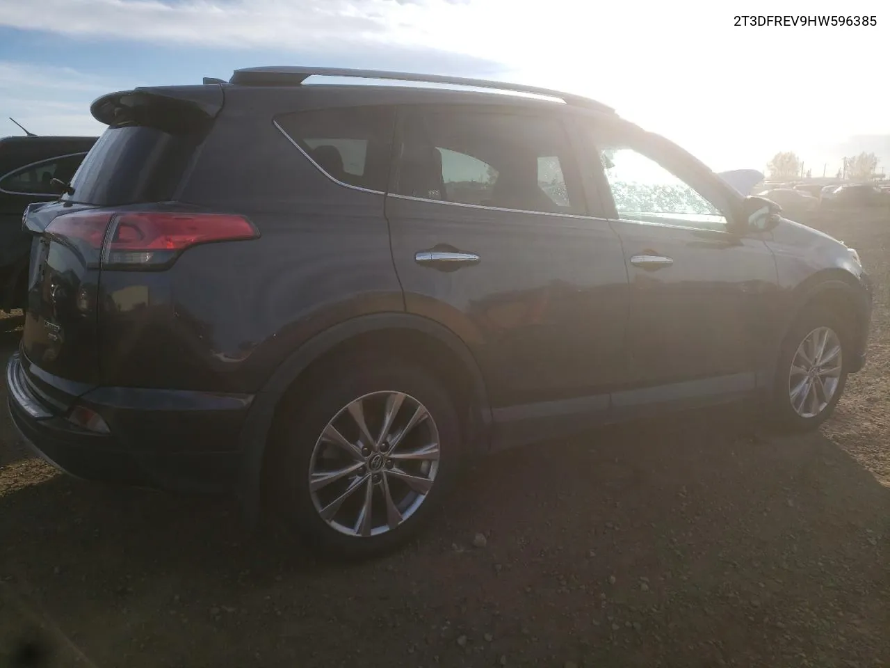 2T3DFREV9HW596385 2017 Toyota Rav4 Limited