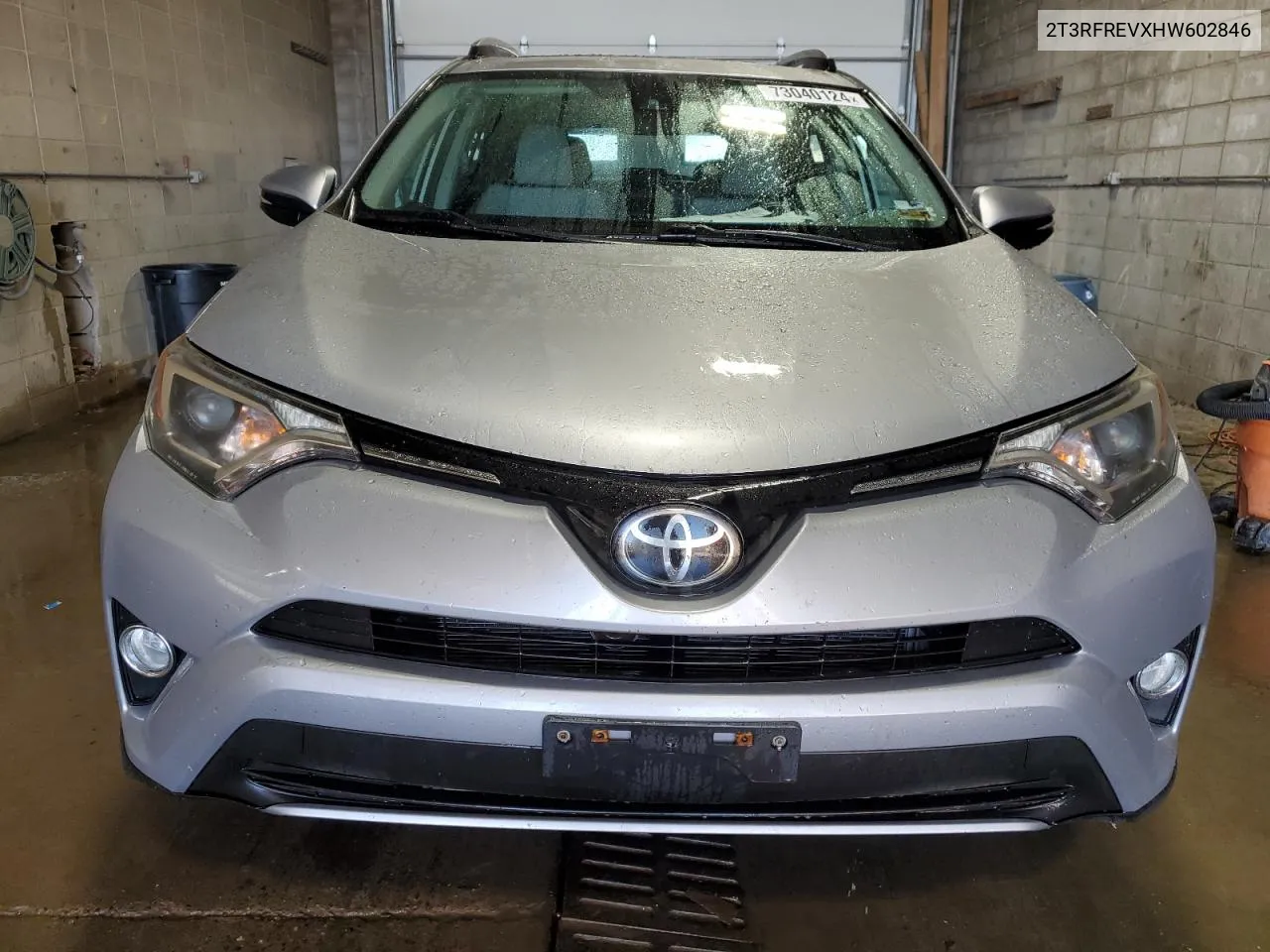 2T3RFREVXHW602846 2017 Toyota Rav4 Xle