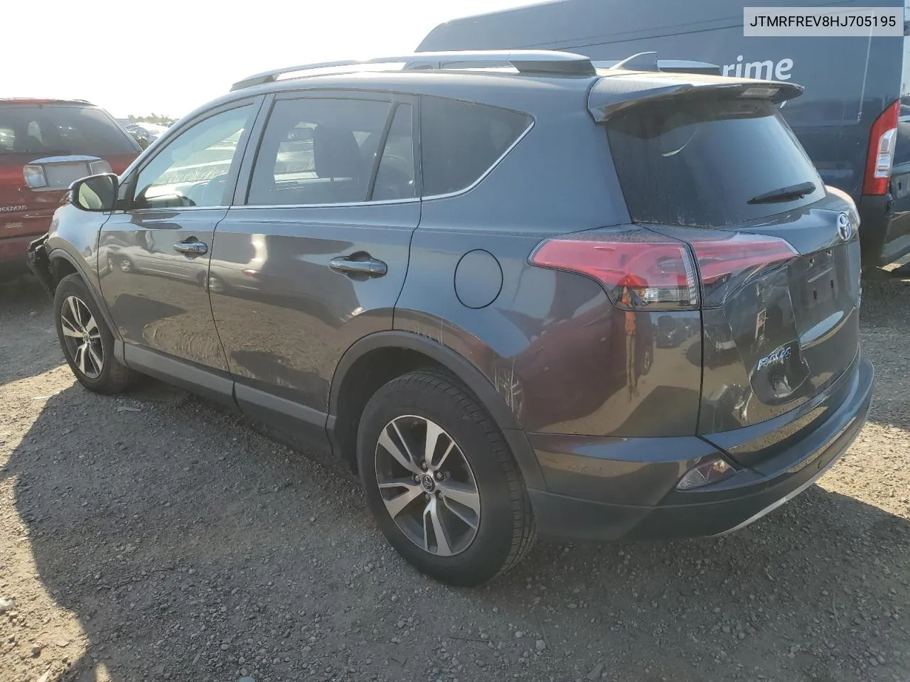 JTMRFREV8HJ705195 2017 Toyota Rav4 Xle