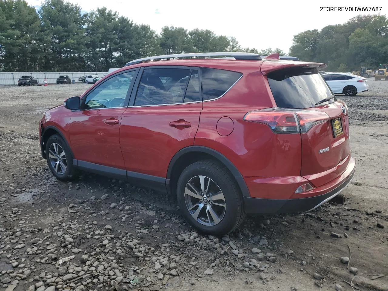 2T3RFREV0HW667687 2017 Toyota Rav4 Xle