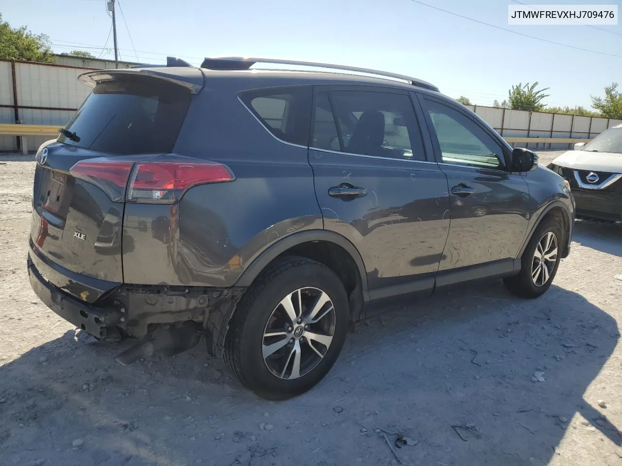 JTMWFREVXHJ709476 2017 Toyota Rav4 Xle