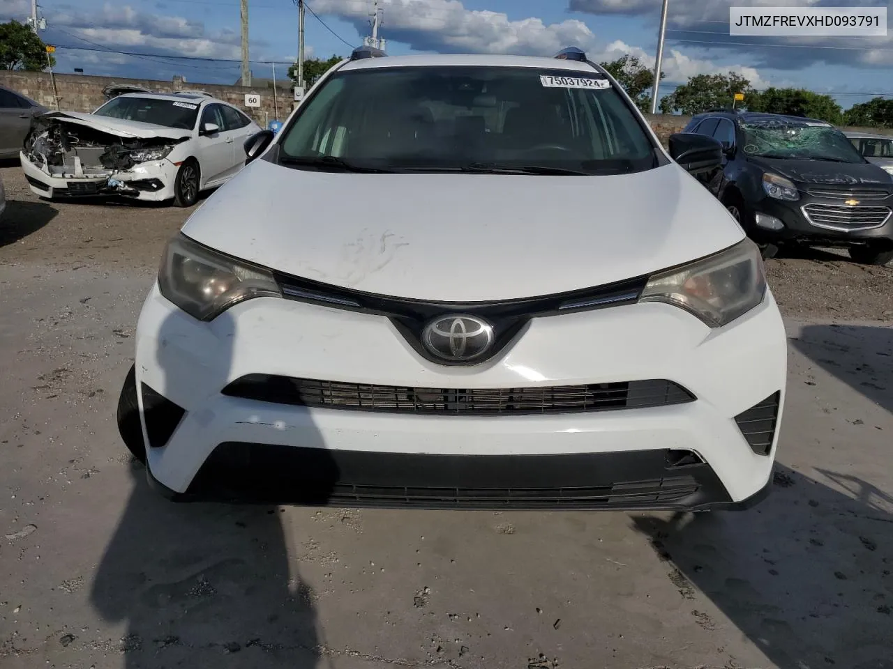 JTMZFREVXHD093791 2017 Toyota Rav4 Le