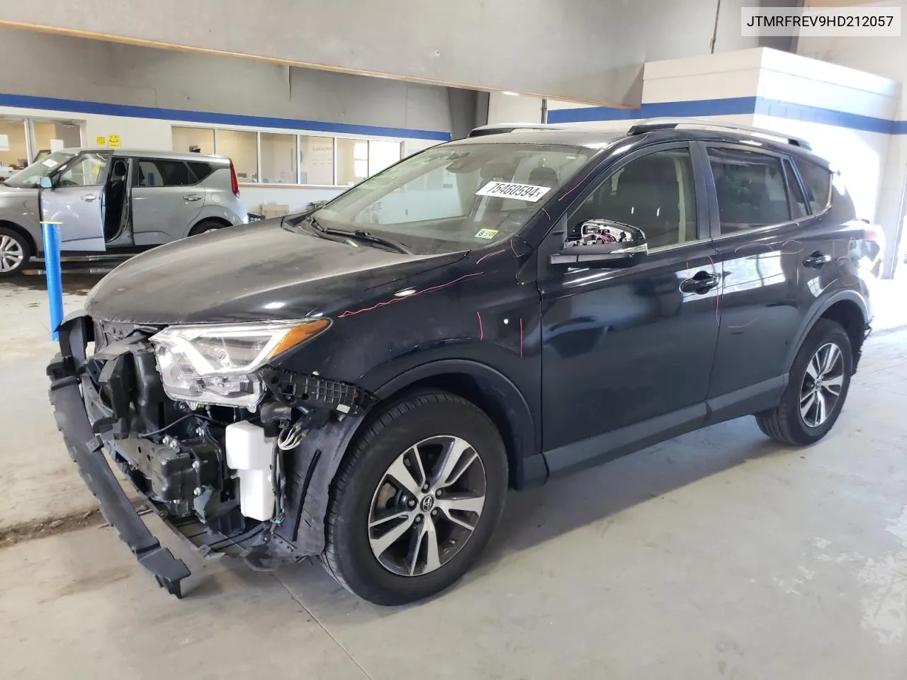 2017 Toyota Rav4 Xle VIN: JTMRFREV9HD212057 Lot: 75460594