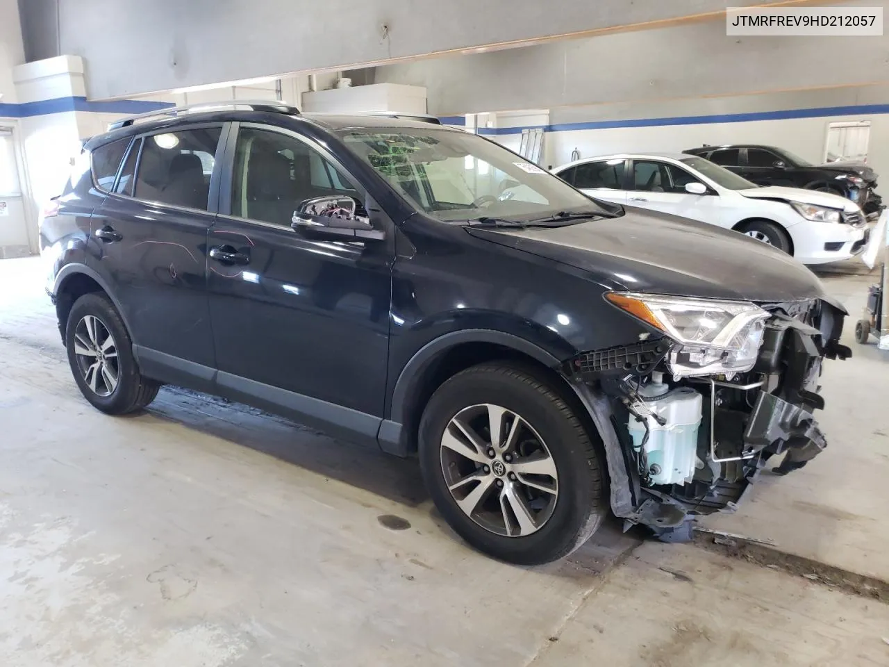 2017 Toyota Rav4 Xle VIN: JTMRFREV9HD212057 Lot: 75460594