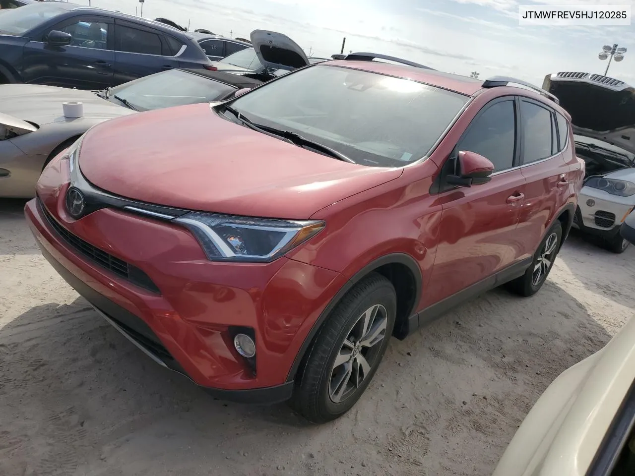 JTMWFREV5HJ120285 2017 Toyota Rav4 Xle