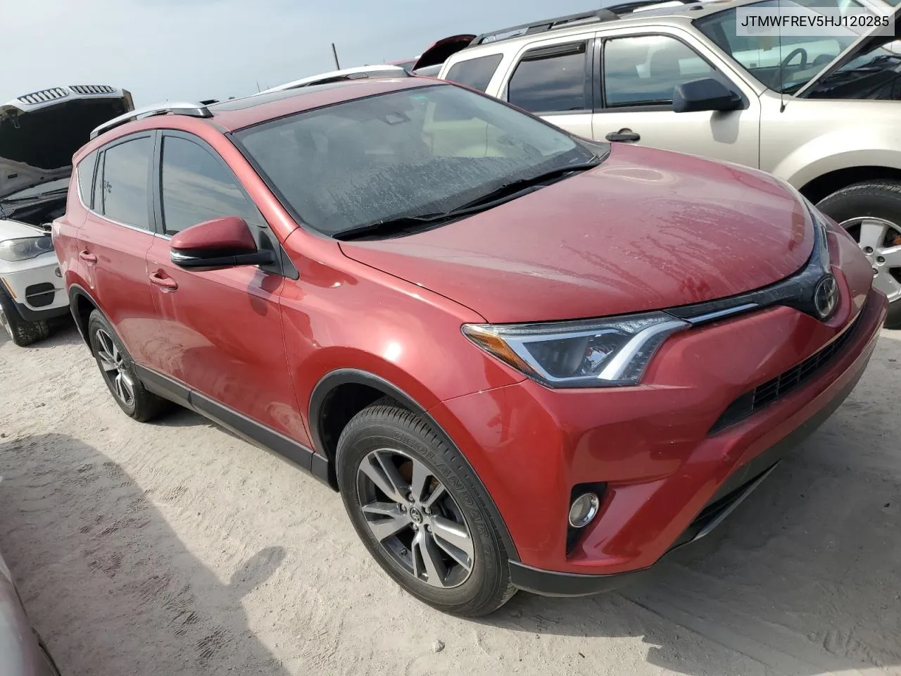 JTMWFREV5HJ120285 2017 Toyota Rav4 Xle