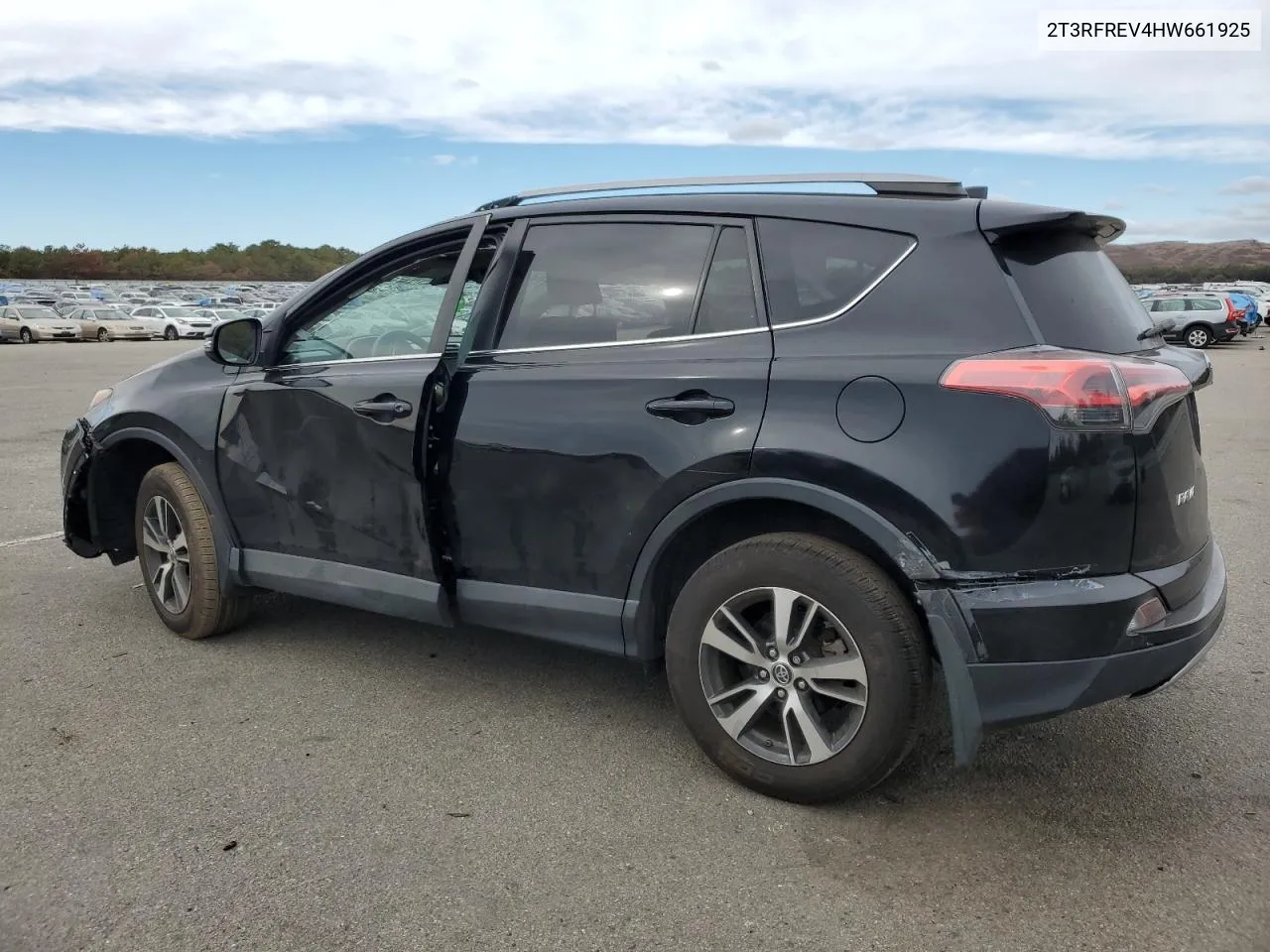 2017 Toyota Rav4 Xle VIN: 2T3RFREV4HW661925 Lot: 76488314