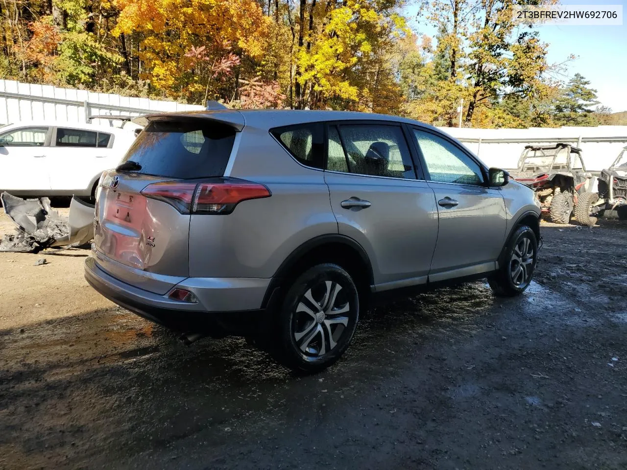 2017 Toyota Rav4 Le VIN: 2T3BFREV2HW692706 Lot: 76488804