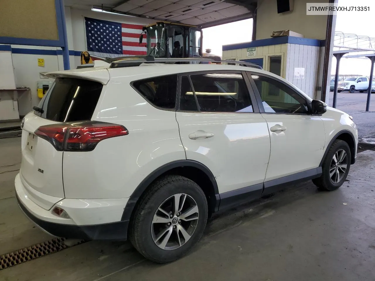 JTMWFREVXHJ713351 2017 Toyota Rav4 Xle