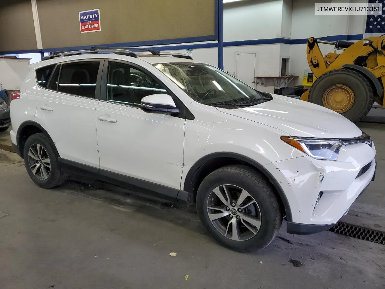 2017 Toyota Rav4 Xle VIN: JTMWFREVXHJ713351 Lot: 77008664