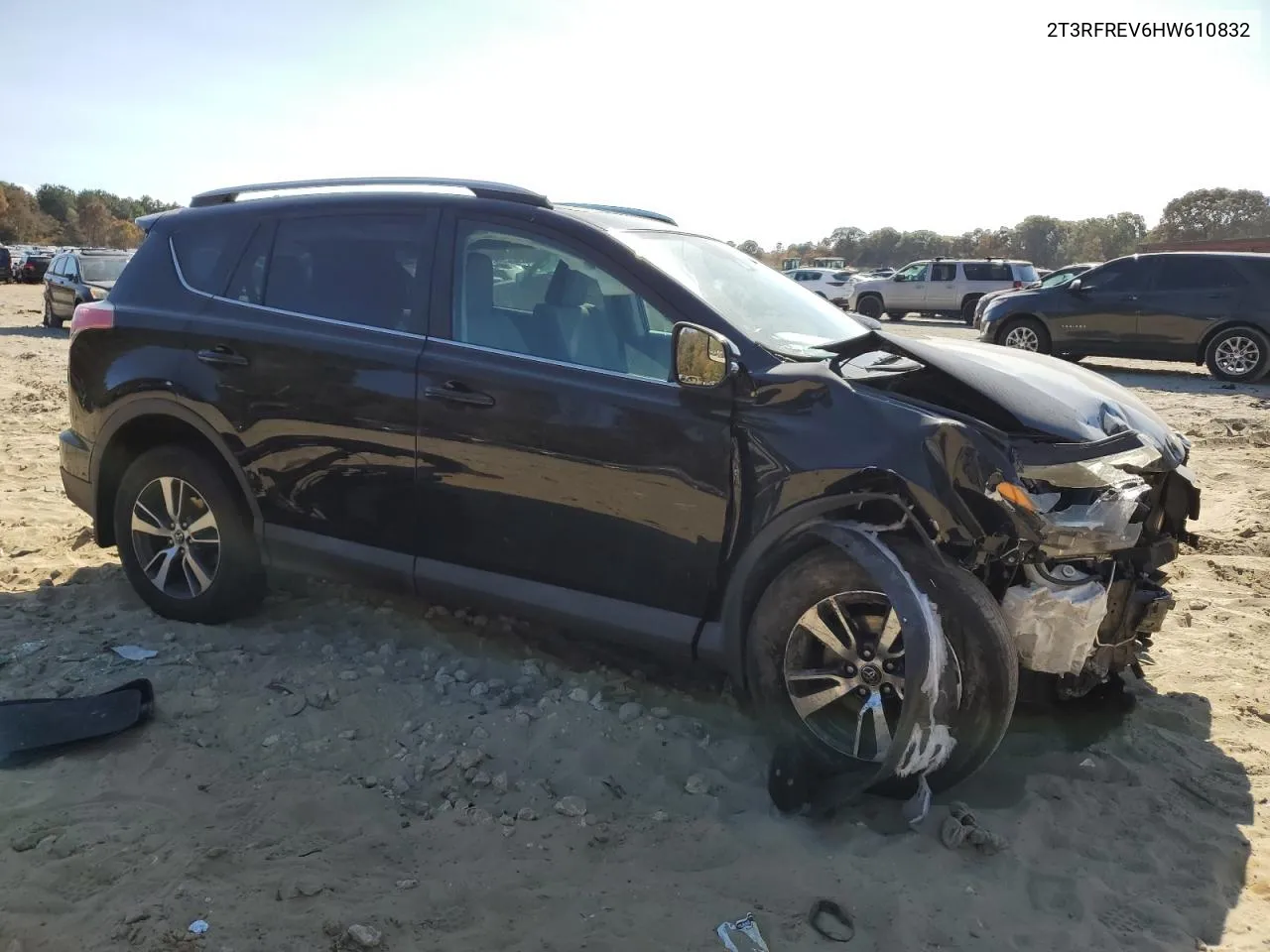 2017 Toyota Rav4 Xle VIN: 2T3RFREV6HW610832 Lot: 77136444