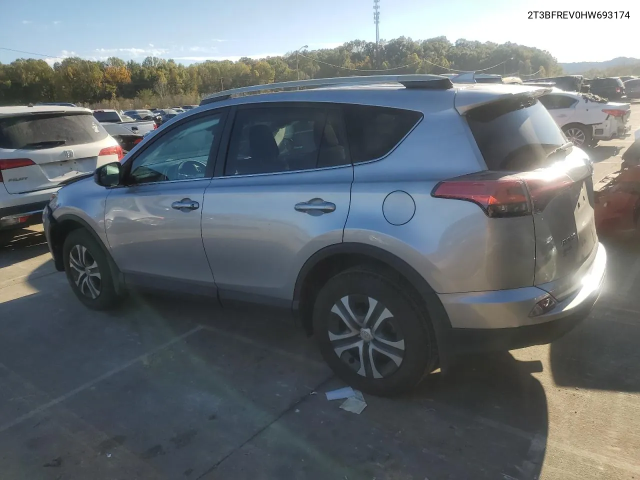 2017 Toyota Rav4 Le VIN: 2T3BFREV0HW693174 Lot: 77354094