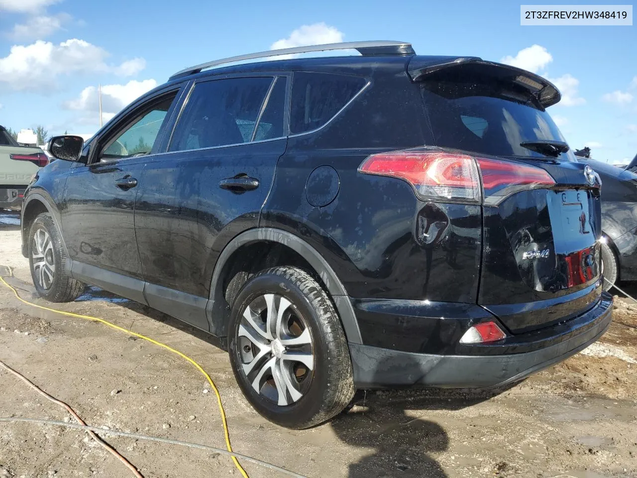 2T3ZFREV2HW348419 2017 Toyota Rav4 Le