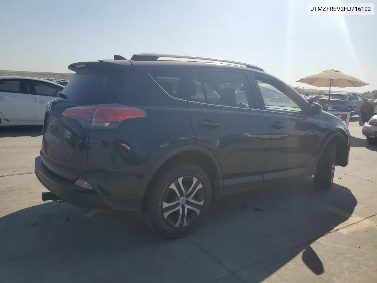 JTMZFREV2HJ716192 2017 Toyota Rav4 Le