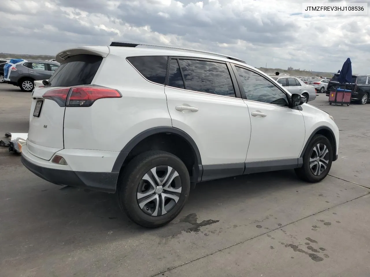 JTMZFREV3HJ108536 2017 Toyota Rav4 Le