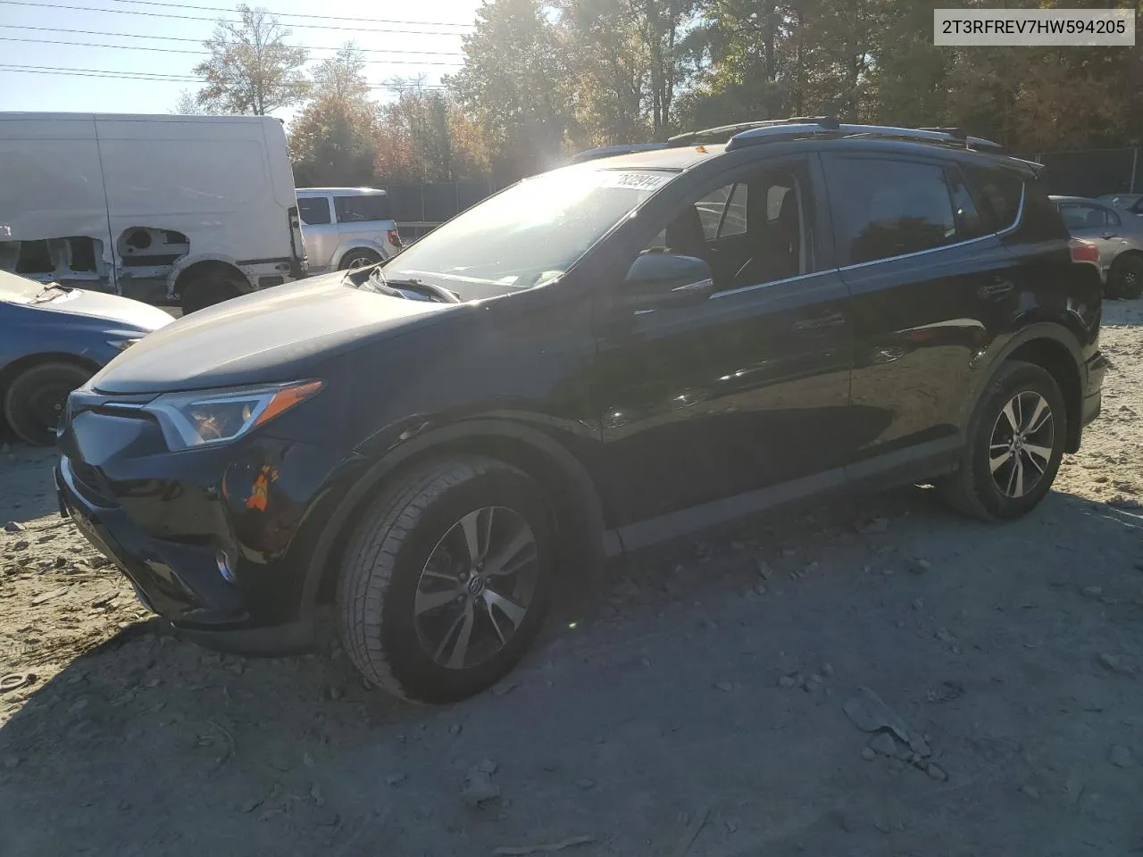 2T3RFREV7HW594205 2017 Toyota Rav4 Xle