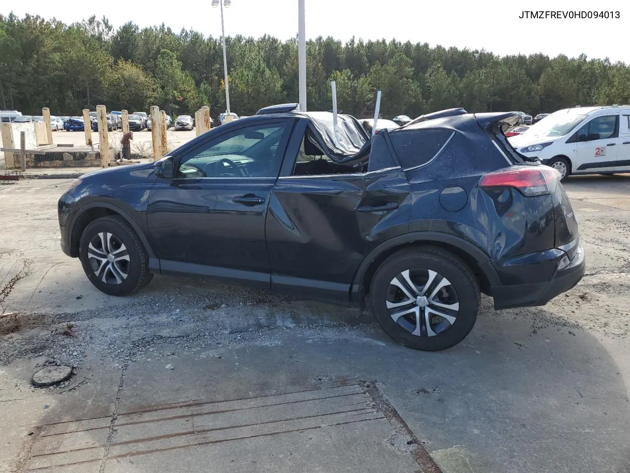 JTMZFREV0HD094013 2017 Toyota Rav4 Le