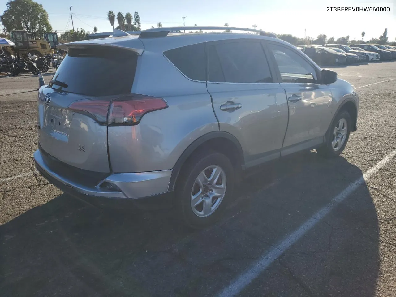 2T3BFREV0HW660000 2017 Toyota Rav4 Le