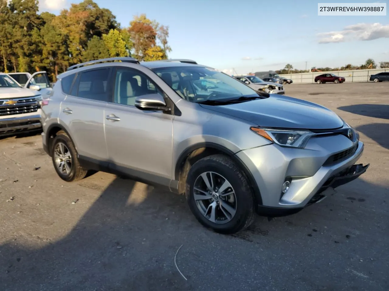 2T3WFREV6HW398887 2017 Toyota Rav4 Xle