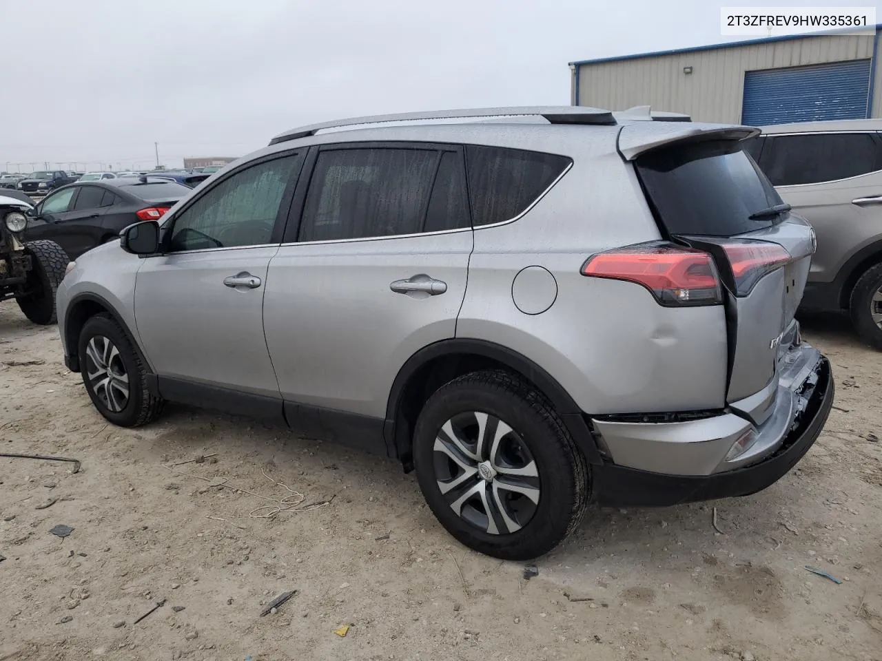 2T3ZFREV9HW335361 2017 Toyota Rav4 Le