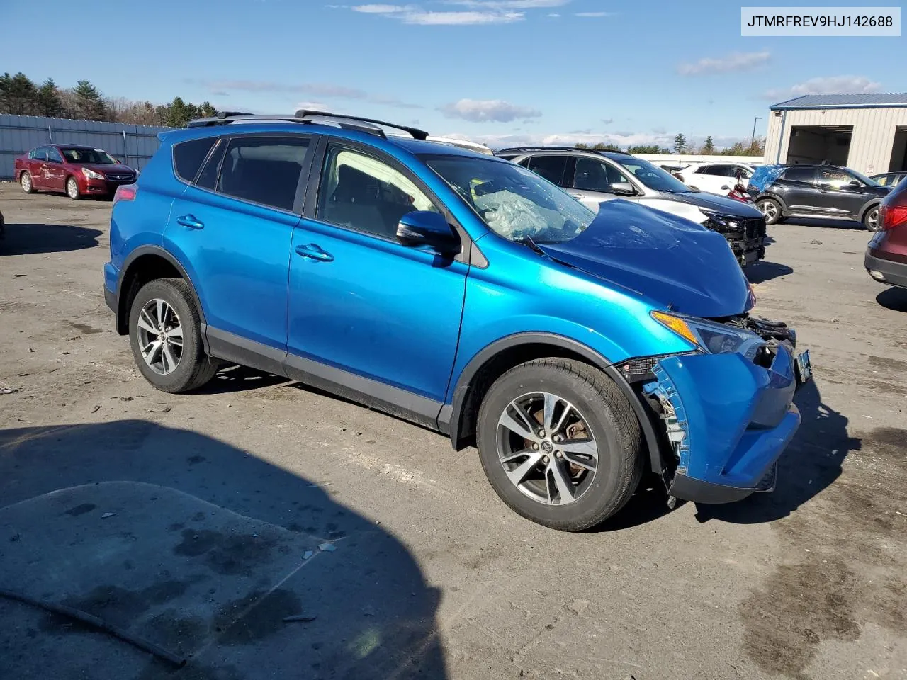 2017 Toyota Rav4 Xle VIN: JTMRFREV9HJ142688 Lot: 79685174