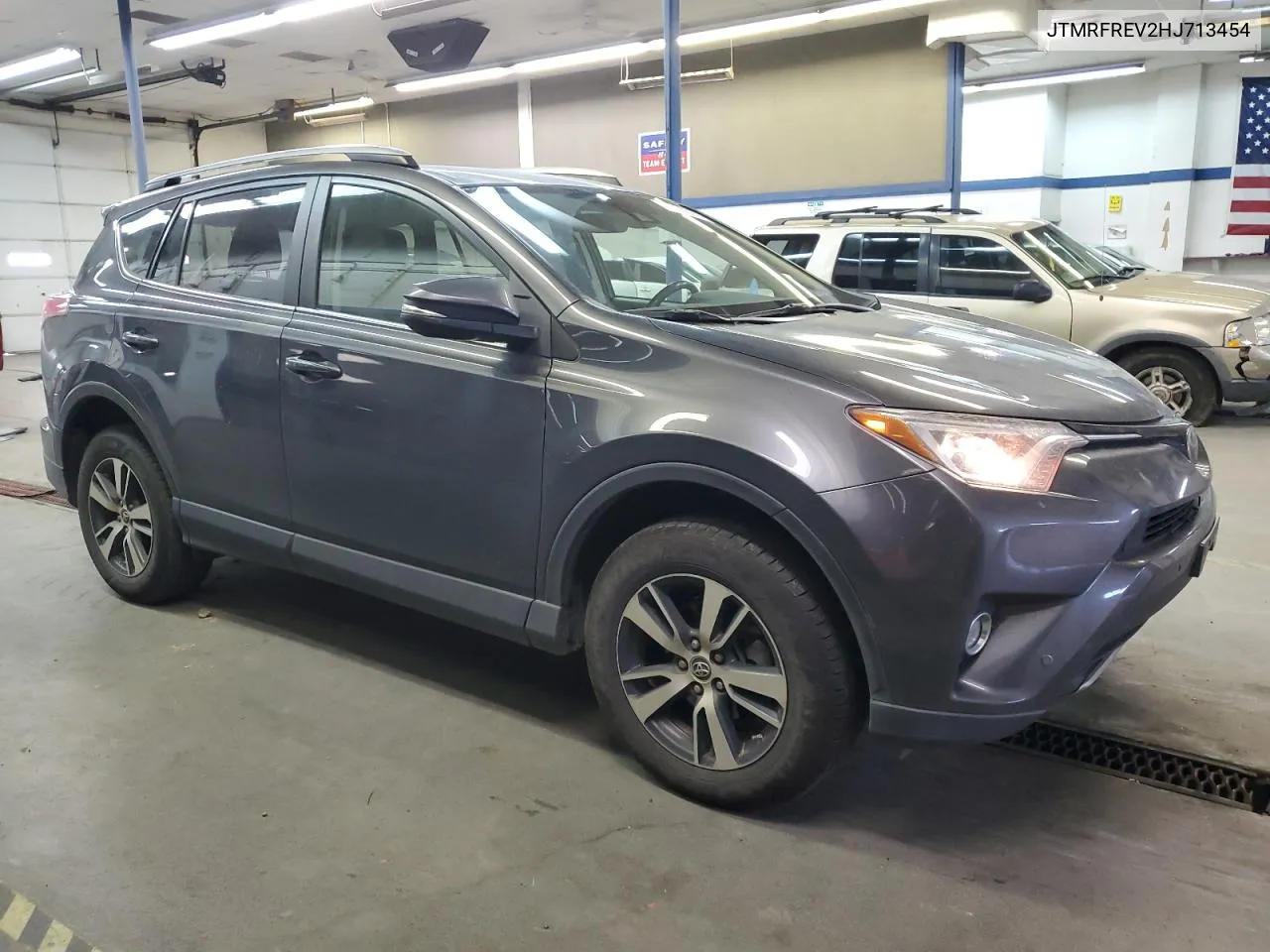 2017 Toyota Rav4 Xle VIN: JTMRFREV2HJ713454 Lot: 80329324